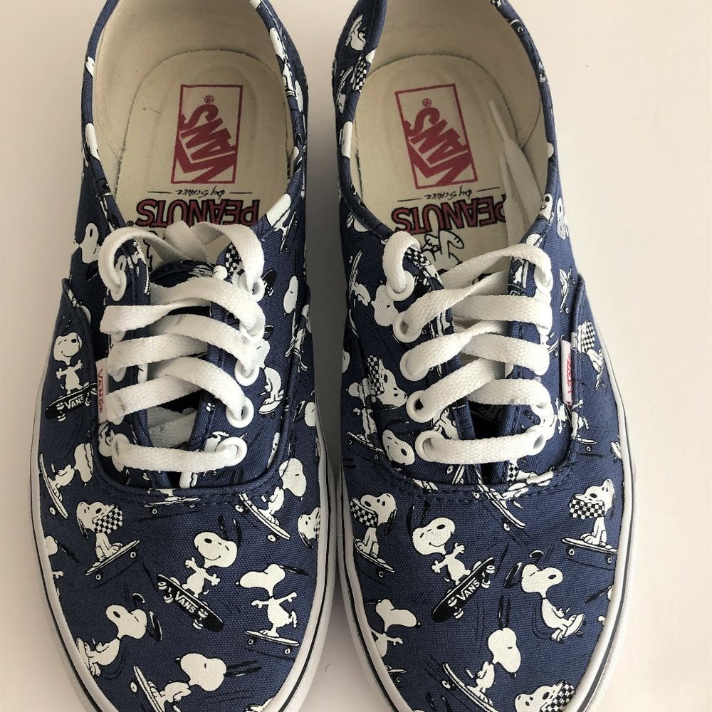 VANS AUTHENTIC X PEANUTS SKATING SNOOPY BLUE-9